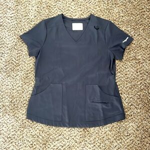 Sketchers Barco Dark Grey M Scrub Top, stretchy